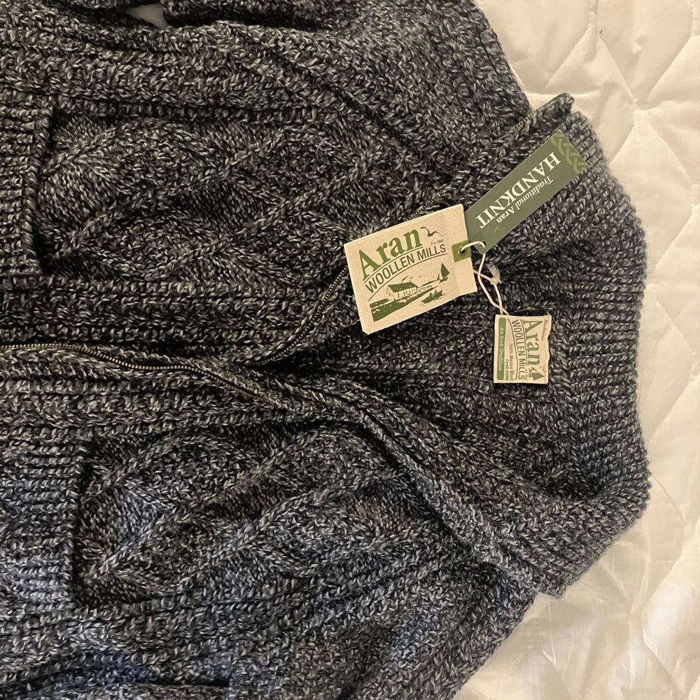 Aran Woollen Mills Men's Gray Cardigan Sweater with Zipper